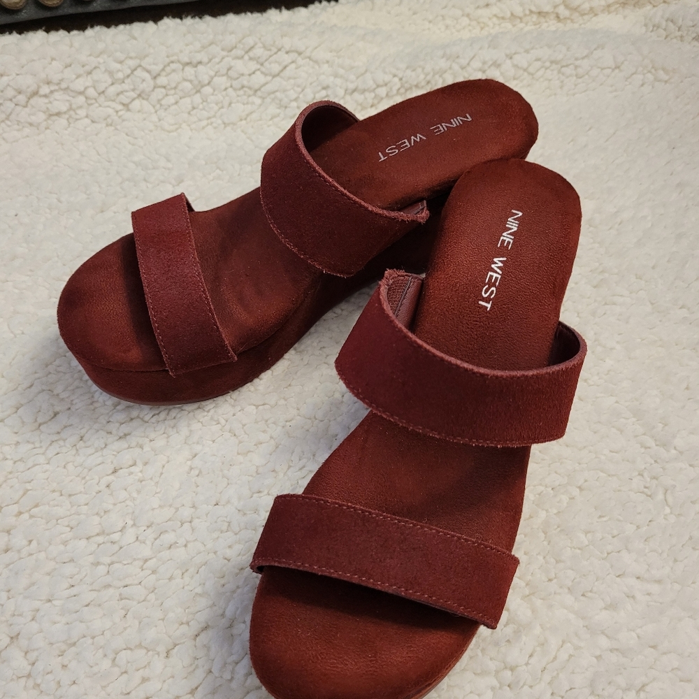 7.5 Nine West Wedge Suede Slip On Shoes Like New
